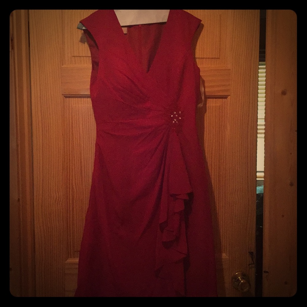 JJ’s House - Burgundy Occasion Dress